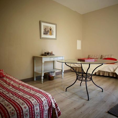 Domaine De La Fosse Bed & Breakfast Albaron Exterior photo