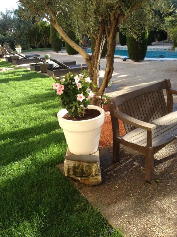 Domaine De La Fosse Bed & Breakfast Albaron Exterior photo