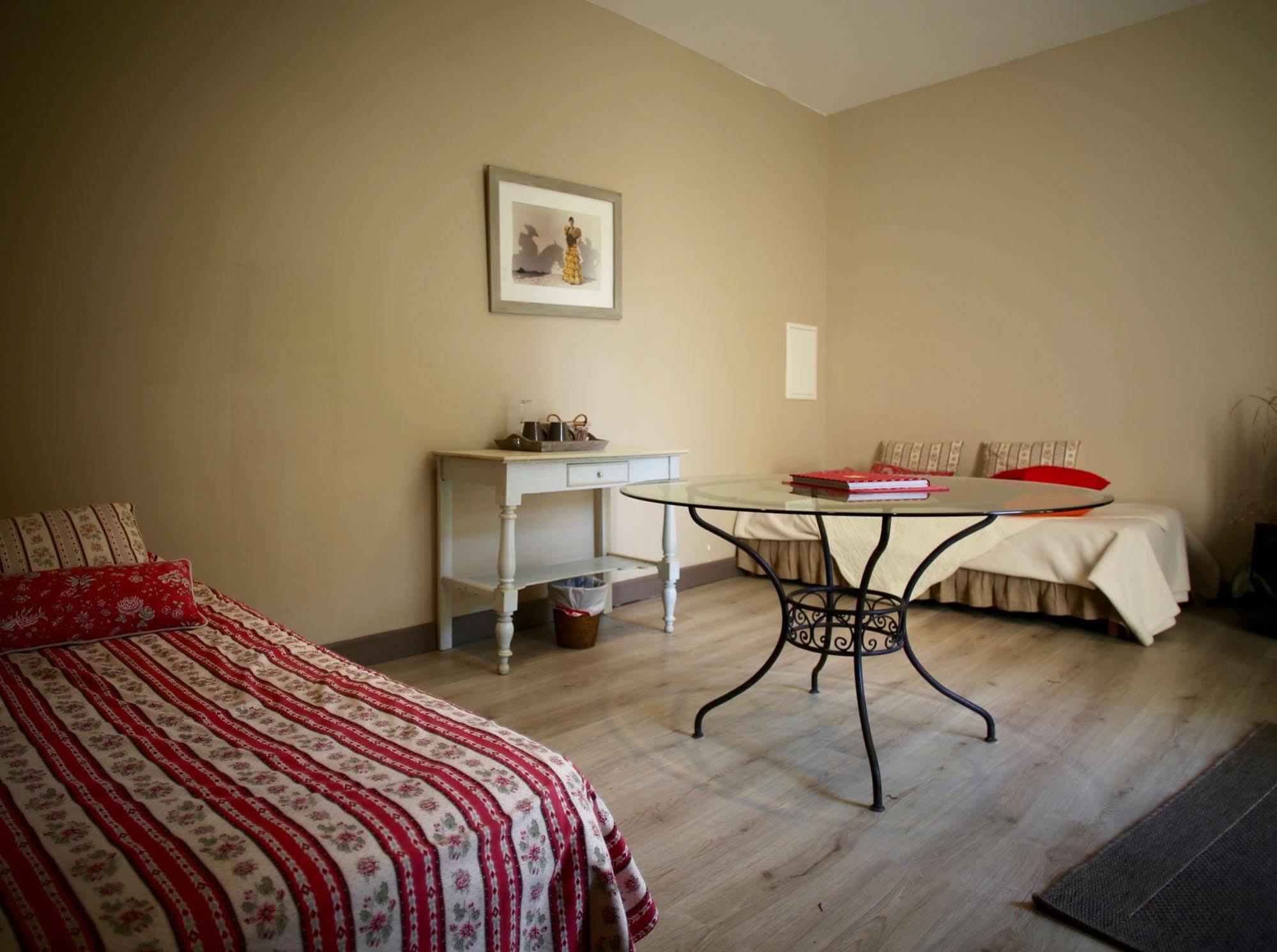 Domaine De La Fosse Bed & Breakfast Albaron Exterior photo